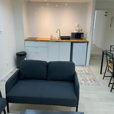 2ème étage 42m2 Hyper Centre / Parking Gratuit